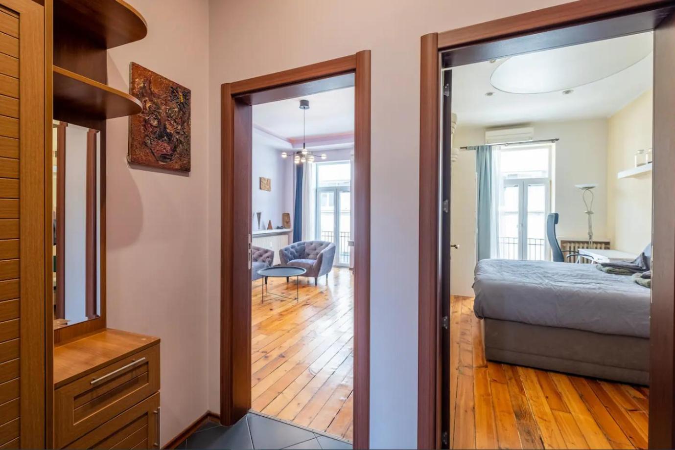 Charming 2Bdr Apartment In Historic Center With Parking Софія Екстер'єр фото